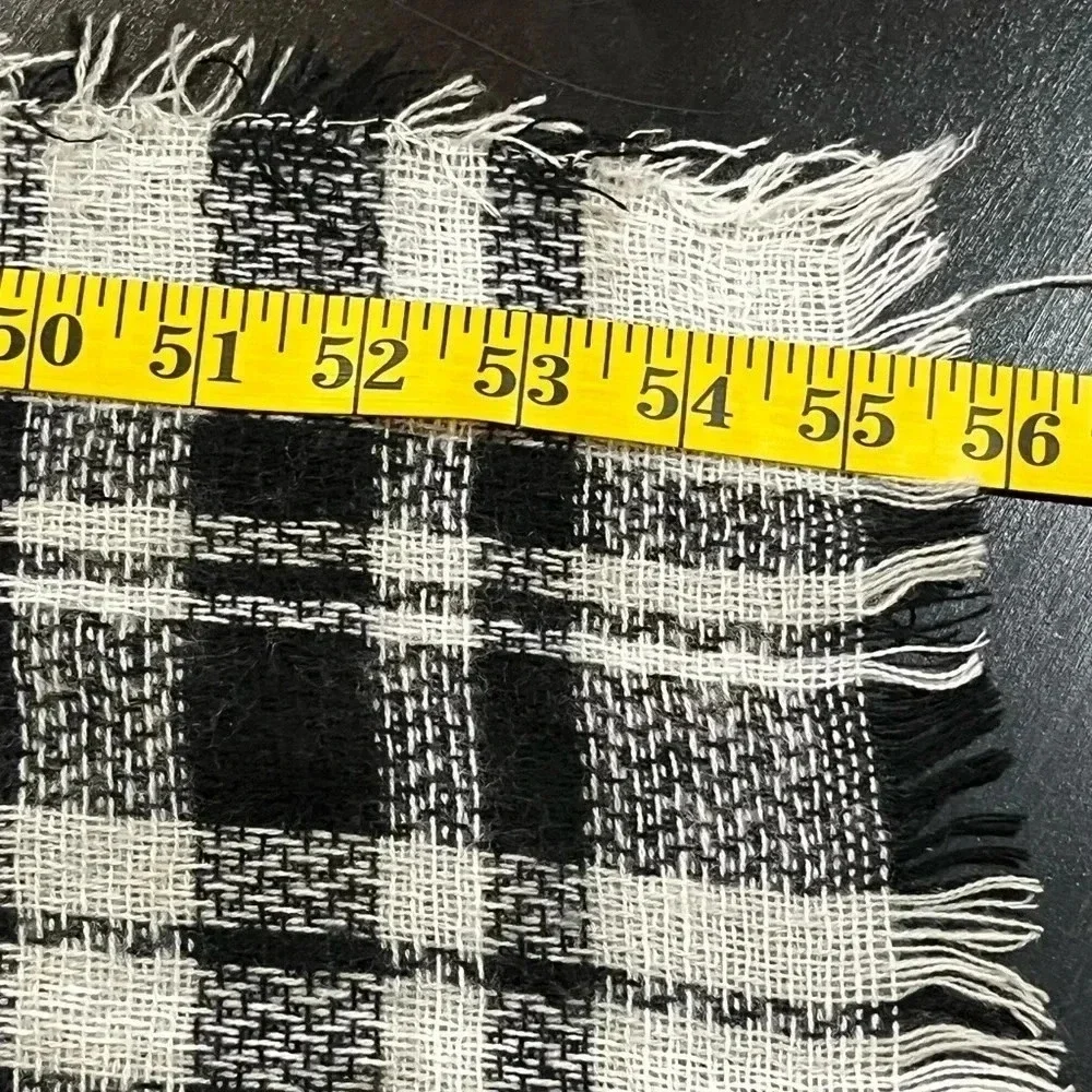 N/A plaid blanket